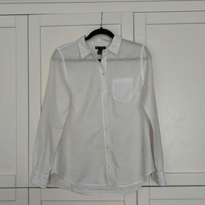 Gap white button up. Size S. Excellent condition.